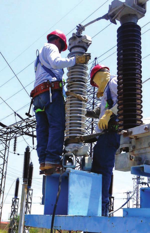 VIVIENDA Y SERVICIOS de cobertura en energía eléctrica en todo el país para 2012; el año 2001 alcanzó al 66,1 por ciento.