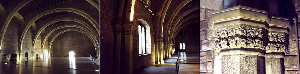 Este era el lugar de los actos y de las recepciones oficiales, también conocida esta sala como Cámara de los Paramentos. ❶ Los arcos se apoyan sobre pilares prismáticos.