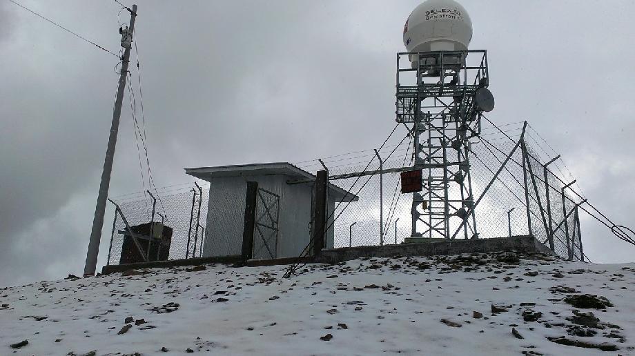 Figura 4. Instalación del Radar CAXX en el Cerro Paraguillas.