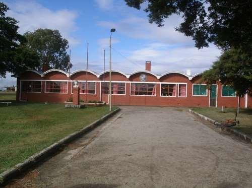 Escuela 73 de Villa Independencia en la Ruta de la Leche, entre Cardal (Capital de la Cuenca Lechera del Uruguay) y 25 de Agosto (Pueblo Ferroviario y Ruta de