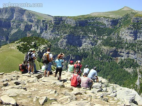 3 3er día: Excursión guiada en 4x4 y luego a pie, por los miradores del cañón de Añisclo, Parque Nacional de Ordesa y Monte Perdido Tras la actividad del día anterior, por el interior del valle de