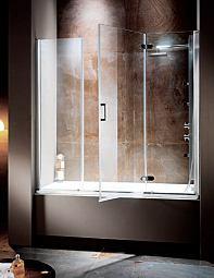 Línea Bisagra Sistema de baño / ducha abatible Mampara de 3 hojas, 2 fijos de 8mm de espesor y puerta de 6mm. Apertura abatible exterior.