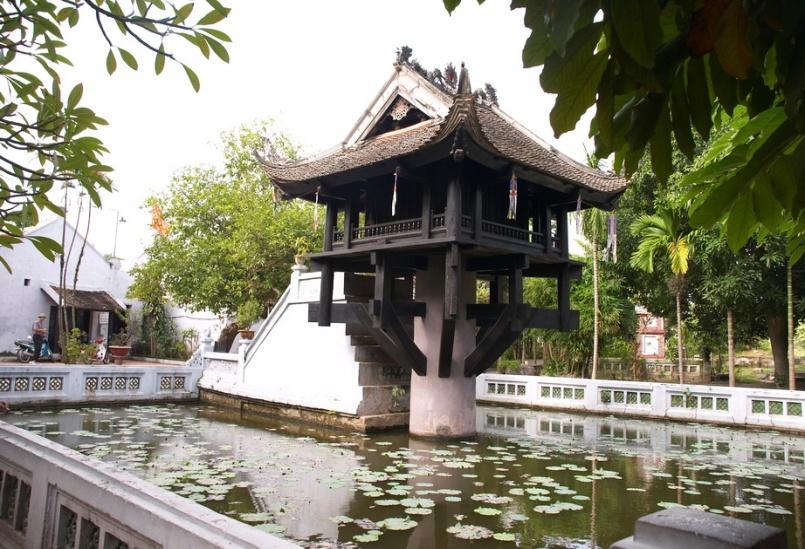 -lagos, parques- dan a la ciudad un aire de elegancia y armonía con la naturaleza, única entre las capitales de Asia.