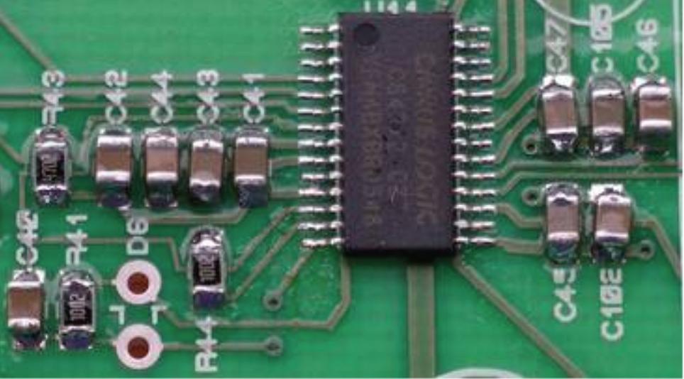 MONTAJE SUPERFICIAL La tecnología utilizada actualmente para soldar los componentes a los circuitos impresos es la de montaje superficial.
