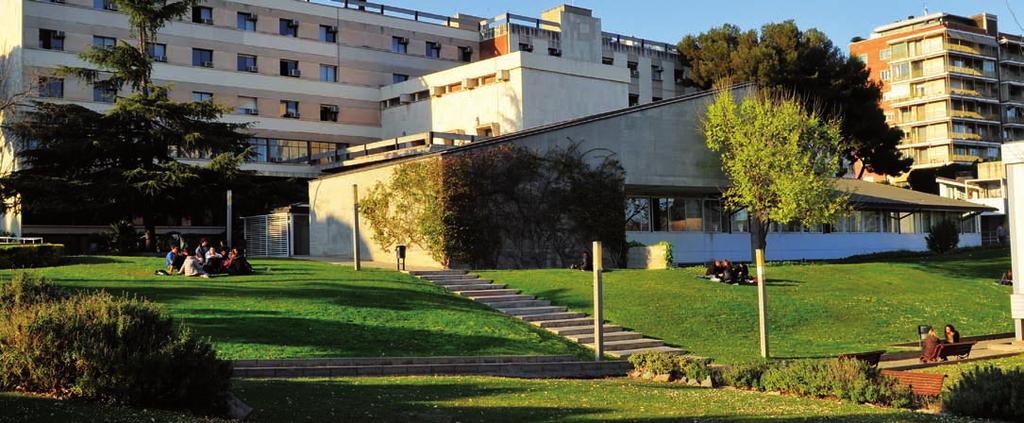 METODOlOgíA DOCEnTE El Máster es impartido por especialistas reconocidos en cada una de las materias, profesores de la universidad de Barcelona y de otras universidades españolas y extranjeras.