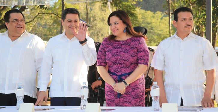 La Vega, agradeció el apoyo de la comunidad internacional en su primer año de Gobierno y anunció que en 2015, Honduras incrementará las relaciones con otras naciones del mundo.