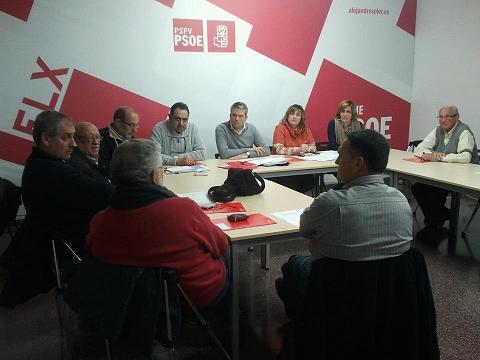 El PSOE se reúne con referentes vecinales del Camp d Elx. En la reunión se abordó el Plan de trabajo que seguirán los socialistas los próximos a años en las pedanías.