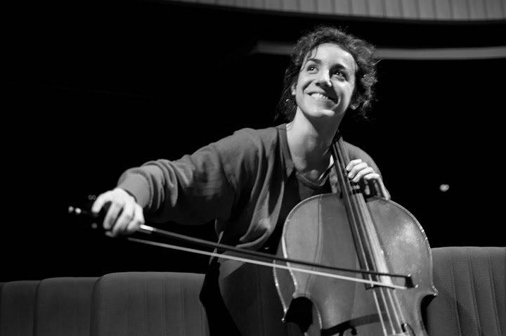 Paz Alonso Pérez Violoncello Paz Alonso acabó los estudios de música en el Conservatorio Superior de El Escorial después de lo cual trabajó como profesora de violonchelo en diversas Escuelas