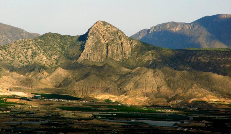 Pico de El Agudo, N Sierra de Orihuela, La Murada, Alicante.