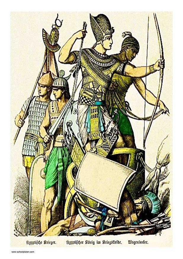 En la cúspide de la pirámide social se encontraba un poderoso gobernante que dirigía las tareas fundamentales (defensa, alimentación, comercio, etc.