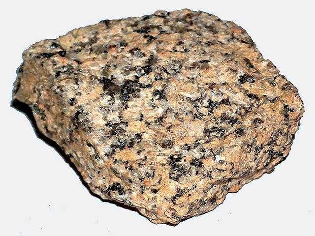 ELS MINERALS Què en sabeu? Mineral o roca? Què és un mineral? Com és un mineral per dins? Estructura interna de la matèria mineral Com es formen els minerals? Com conèixer els minerals?