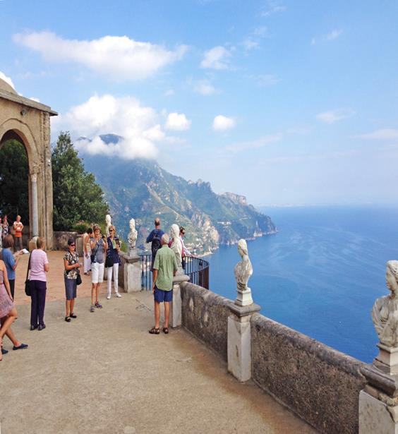 Excursiones por la Costa de Amalfi y Península de Sorrento En español Camino de los Dioses La más famosa ruta de senderismo del sur de Italia; caminar desde el pequeño pueblo de montaña de Agerola a