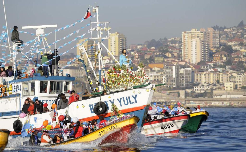 Fiesta de San Pedro: La fiesta de los pescadores Es una de las actividades más tradicionales de Chile en la que pescadores agradecen a San Pedro, su santo patrono.