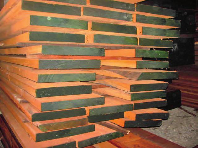 Presecado Para presecar la madera al aire se debe escoger un lugar apropiado. Con anticipación, se debe definir la forma o posición en que se van a colocar las piezas de madera.