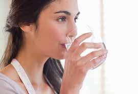 Ósmosis doméstica Si eres lo que bebes, bebe la mejor agua El agua es un elemento escaso e imprescindible para la vida de las personas, animales y plantas.