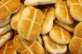 En los resultados se ha observado la reducción del contenido de sodio en pan, presentándose valores promedios país en