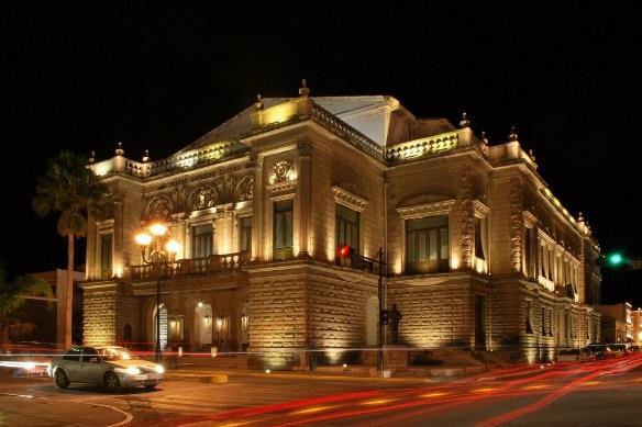 Bicentenario 11:00 am Recorrido a la Ciudad de Durango Vestimenta: Casual Catedral Teatro Ricardo Castro Plaza