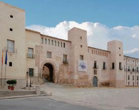Palau dels Marquessos d Albaida rem a Benisuera, on el seu palau (segle XVI) sorprén per les dimensions de les seues dues torres.