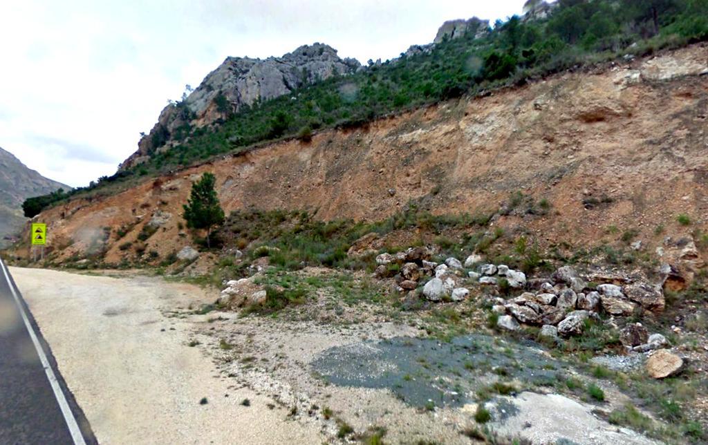 Excavación de depósitos de ladera en zona de calizas del Mioceno,