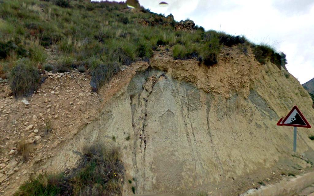 Margas del Tortoniense, Mioceno, Terciario, con recubrimiento de depósitos de ladera