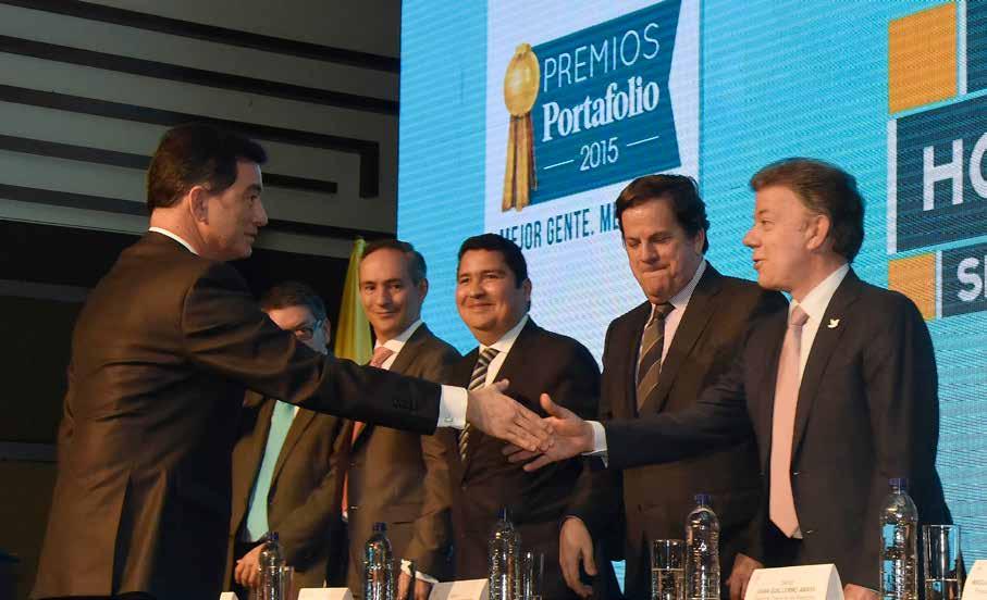 Miguel Diez Trujillo, Presidente de Hoteles Estelar recibió el Premio Portafolio 2015 en la categoría Servicio al Cliente, galardón otorgado a