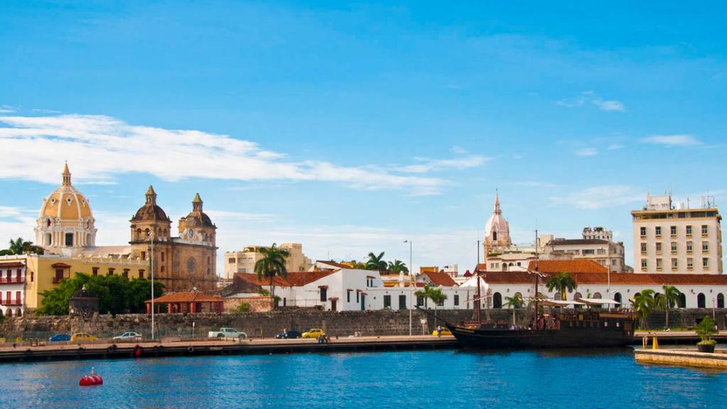 CARTAGENA DE INDIAS C O L O M B I A El programa se desarrollará en Cartagena de Indias, ciudad declarada por la UNESCO patrimonio histórico de la Humanidad y el destino turístico más importante