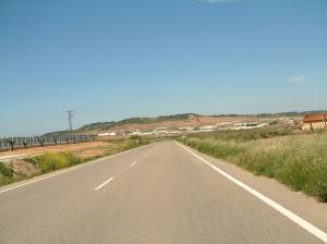 Pasamos junto a Calahorra y al final del tramo llegamos a El Villar de Arnedo donde