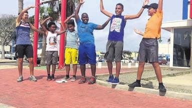 16 hende YMCA Aruba su April Camp ta yena cu actividadnan dibertido ORANJESTAD Anualmente YMCA Aruba ta ofrece su miembronan y pueblo en
