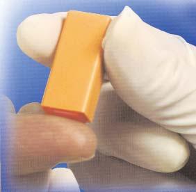 Línea Hipodérmica ( y ) de Sangre de Seguridad La lanceta es una aguja que se utiliza para pinchar en los dedos de un paciente y extraer una pequeña cantidad de sangre