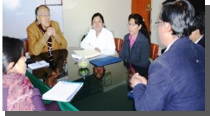 AYACUCHO UDR Ayacucho visita del hospital Regional El Gerente Macro Regional Ayacucho visitó las instalaciones del hospital Regional donde se entrevistó con el director del nosocomio, identificando