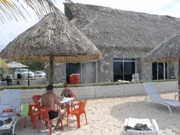 Sitios Visitados : Zona Arqueológica de Edzná y Playa Tortugas Traslados, entrada a sitio arqueológico, guía, aguas, alimentos hasta por $150 MXP en