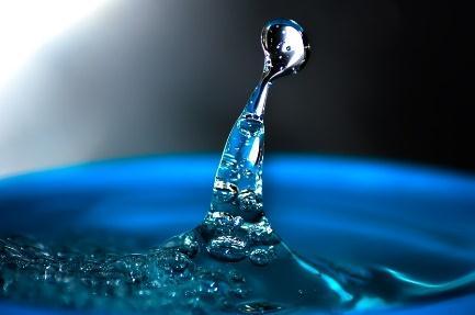 Azul: agua superficial o subterránea evaporada