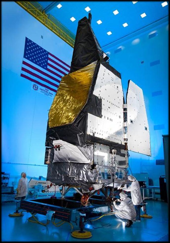 Particularidades que hacen único al Sistema Satelital Mexicano El sistema de comunicaciones móviles satelitales del Mexsat cuenta con: 1. Reflector de 22 mts de diámetro para banda L 2.