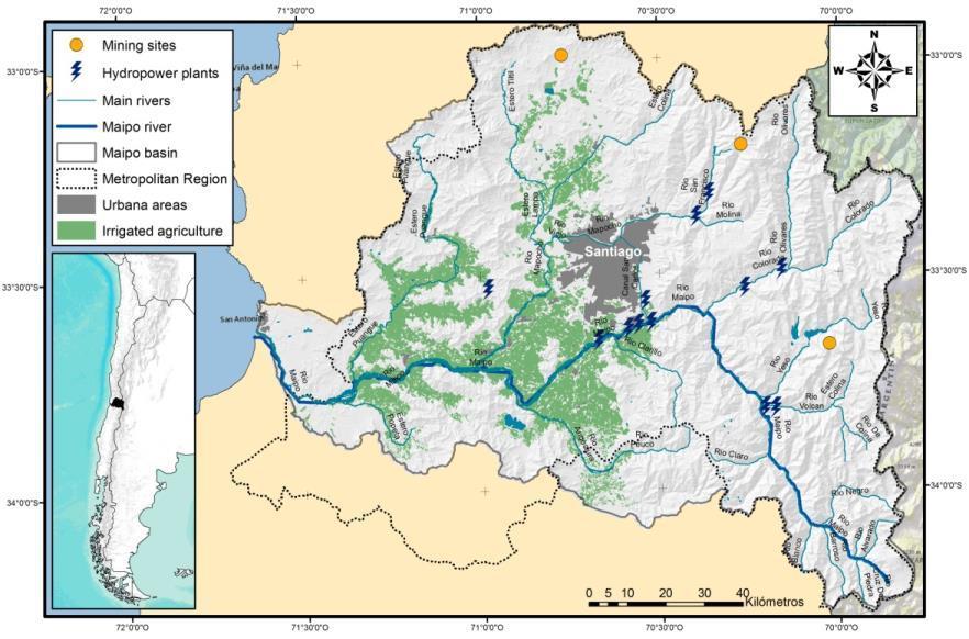 Múltiples temas relacionados con agua en la Cuenca del Maipo Santiago: > 6 millones de hab Minería de cobre: > 235,000 ton/año Industria: > 700