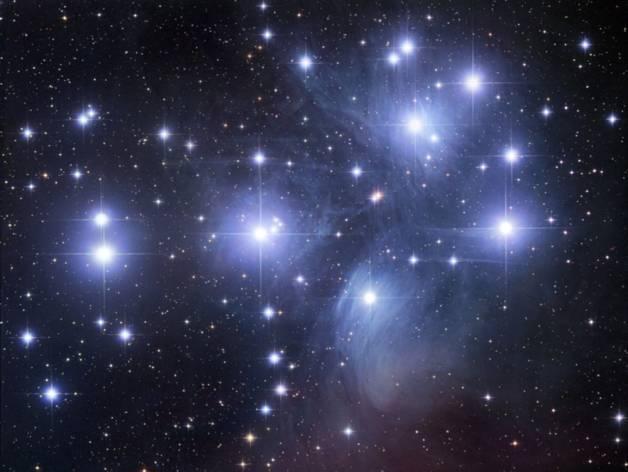 Nebulosas de reflexión Cuando un grupo de estrellas ilumina el polvo interestelar que se encuentra cerca de ellas, dan lugar a las nebulosas de reflexión.
