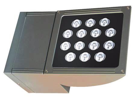 Usa lámparas HQI de halogenuro metálico lineal y módulos LED Osram Golden Dragon, recomendables para espacios domésticos, comerciales e industriales.