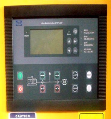 CARACTERISTICAS TECNICAS 1.- PANEL DE CONTROL DIGITAL Medidas de voltaje AC. Medidas de corrientes AC. Horómetro. Voltímetro para carga de batería. Medidor de la temperatura del agua.