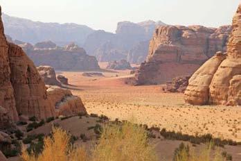 31DIC. PETRA / WADI RUM (Camellos- 6hrs) Salida hacia Wadi Rum, el desierto de Lawrence de Arabia y conocido como el Valle de la Luna. Valle desértico situado a 1.