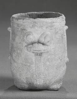 Pieza arqueológica del mes septiembre Vaso ceremonial con la imagen de una persona en trance que se repite a cada lado del recipiente, simbolizando la dualidad.