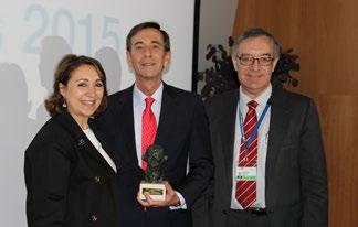 El Premio Antonio Gimbernat a la Excelencia fue para el doctor José Ramón Núñez Peña, director del Programa de Trasplantes de Órganos, Tejidos y Células de la Organización Mundial de la Salud, desde