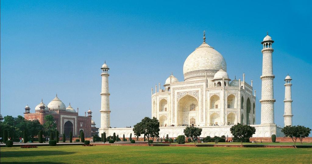 DÍA 04 // 17 AGOSTO: JAIPUR - AGRA Por la mañana temprano partiremos hacia Agra y nos maravillaremos del atardecer y puesta de sol en el Taj Mahal, templo de la pasión y una de las maravillas del
