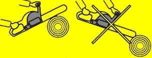 No exponer y manejar la herramienta en la lluvia. Retire el enchufe de la red inmediatamente si el cable está dañado o cortado. Sujete la motosierra con ambas manos. Forma correcta de funcionamiento.