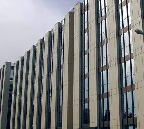 Actividad Inmobiliaria Alba disponía de 82.267 m 2 de superficie alquilable a finales de 2010, principalmente en edificios de oficinas ubicados en Madrid y Barcelona.