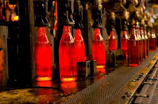 misión principal de sustituir importaciones de envases de vidrio para bebidas