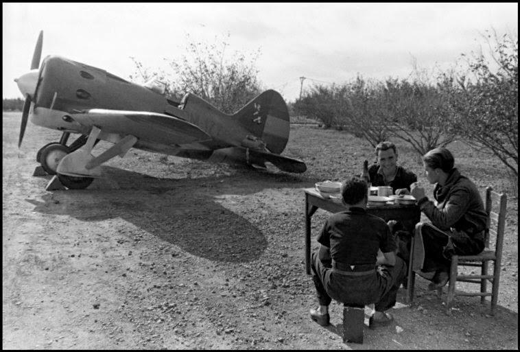 Sabias qué? El aeródromo de Alcublas acogió a varios ases de la aviación (aviador militar que ha derribado a 5 o más aviones enemigos), entre ellos al teniente Eduardo Claudín Moncada.