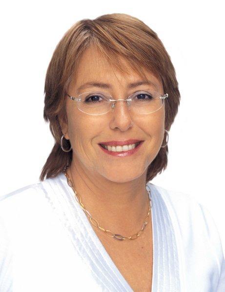 Michelle Bachelet Fue la presidente de la República de Chile entre marzo de 2006 y marzo de 2010. Es Medica Pediatra y Política chilena.