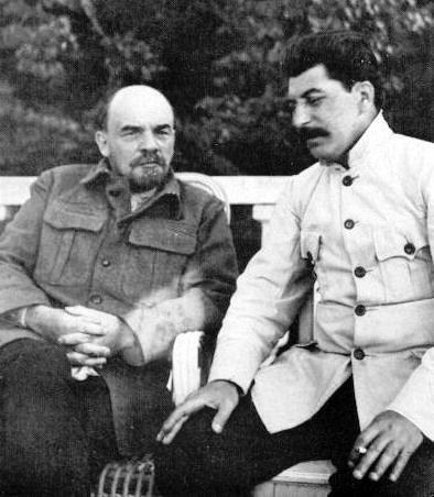 Joseph Stalin 21 de enero 1924 1928 Lenin murió después de una apoplejía León Trotsky y Iósif Stalin