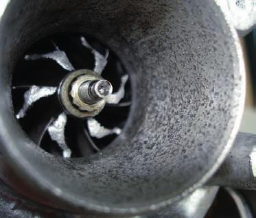 Causas de una avería en el turbocompresor y comprobación de las piezas A la hora de sustituir un turbocompresor es imprescindible conocer las causas de la avería para evitar que el turbocompresor