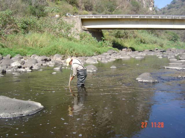 Figura 3-16 Río Santiago en puente Matatlán Como parte de los trabajos de campo se efectuó la medición de caudal en los ríos Zula y Santiago.