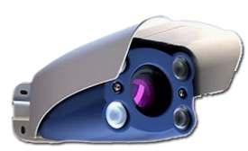 La cámara incluye infra-rojos sincronizados (IR) LED para placas poco reflectoras, unidades de iluminación que proporcionan imagenes claras y nítidas durante el dia y la noche.